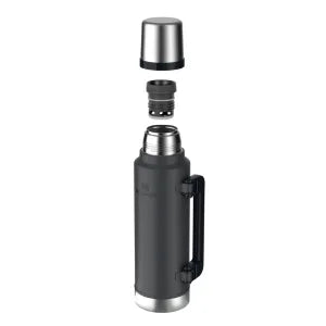 Termo Stanley Classic 1.4 Lts Negro Asa Plegable c/ Tapón Pico Cebador